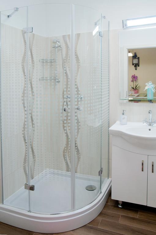 Ametiszt Apartman Heviz Ngoại thất bức ảnh