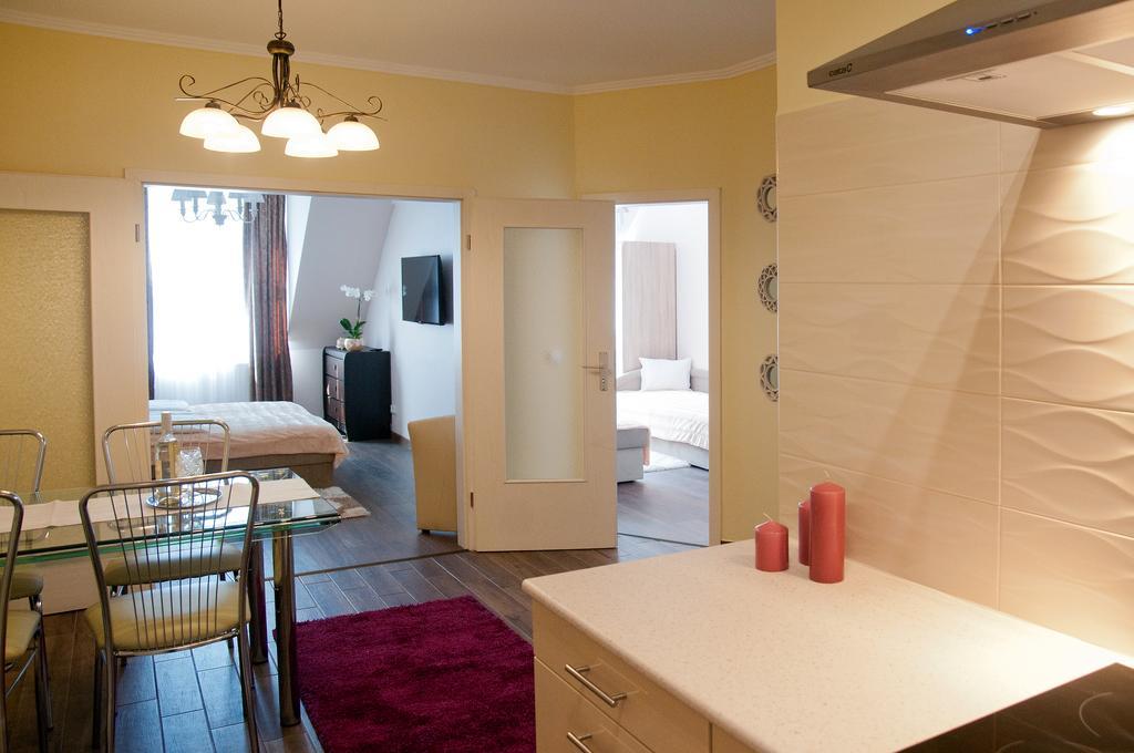 Ametiszt Apartman Heviz Ngoại thất bức ảnh