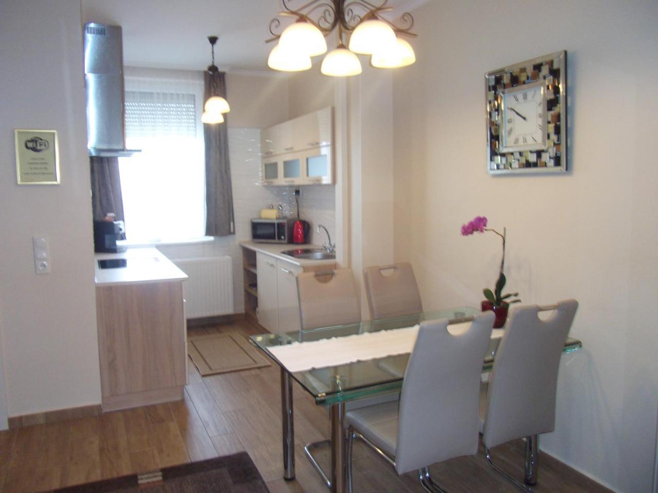Ametiszt Apartman Heviz Ngoại thất bức ảnh