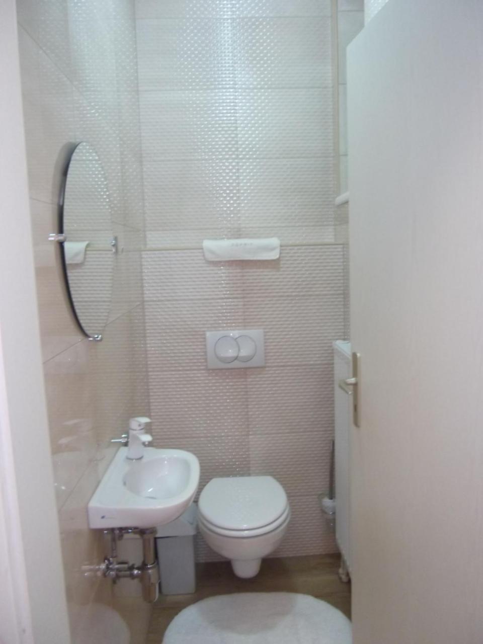 Ametiszt Apartman Heviz Ngoại thất bức ảnh